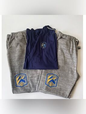 Bundle (3 pieces) 2 sweatpants/1 Shirt L